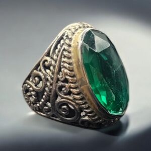 Emeraldine Quartz Halo Ring
